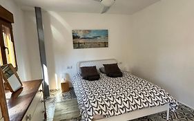 Precioso Apartamento Con A/A En Ruzafa Con Terracita Privada Y Acceso A Un Jardin, Para 2-3 Personas